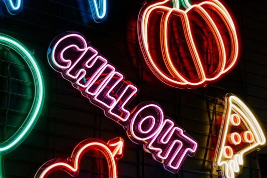 Neon vs Traditional Signwriting: Speed, Maintenance, and Aesthetic